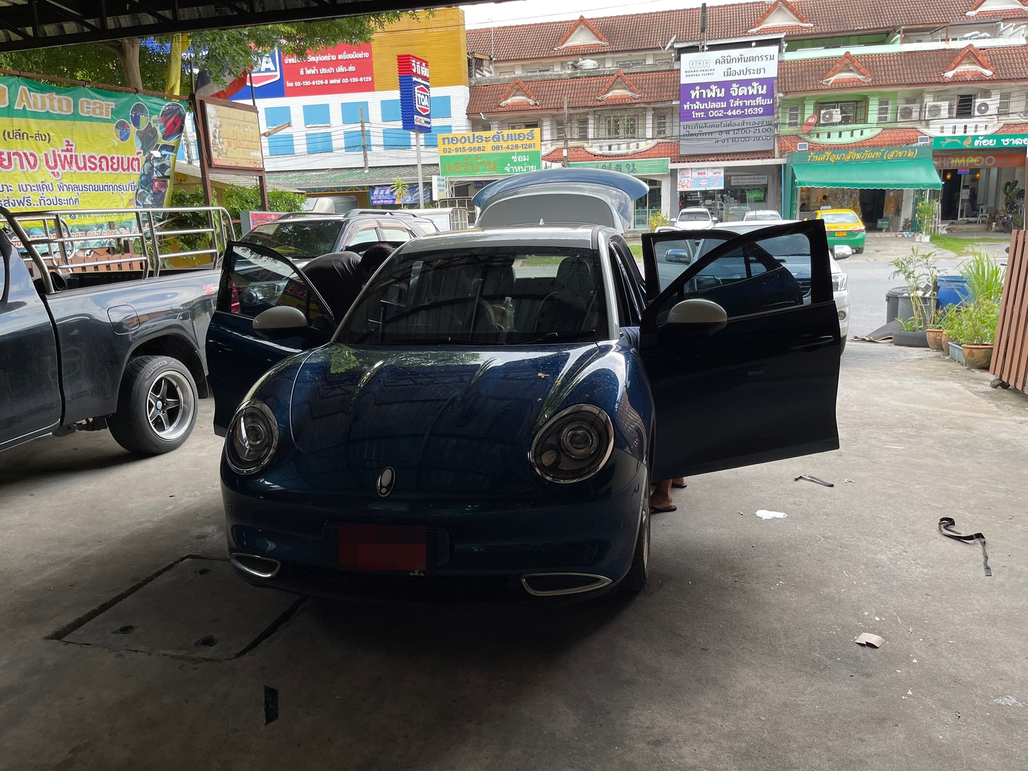 พรมปูพื้นรถยนต์ Ora Good Cat ปูพรม6D สีแดงเลือดหมู เข้ารูป