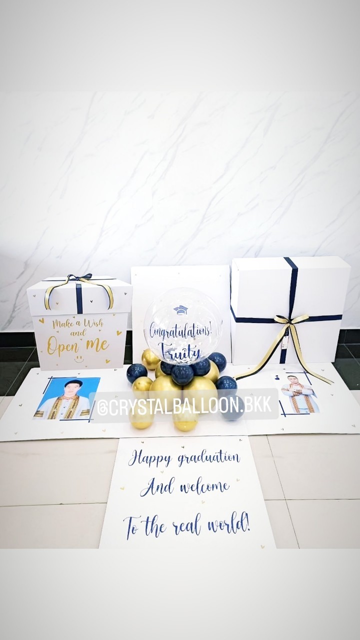 Surprise Box กล่องเซอร์ไพรส์แสดงความยินดี Bubble ตั้งฐาน ขนาด 18'' Theme Dark Blue - ทอง พร้อมตกแต่ง สามารถใส่รูปได้ 2 รูป สามารถเปลี่ยนสีลูกโป่ง/เปลี่ยนข้อความได้