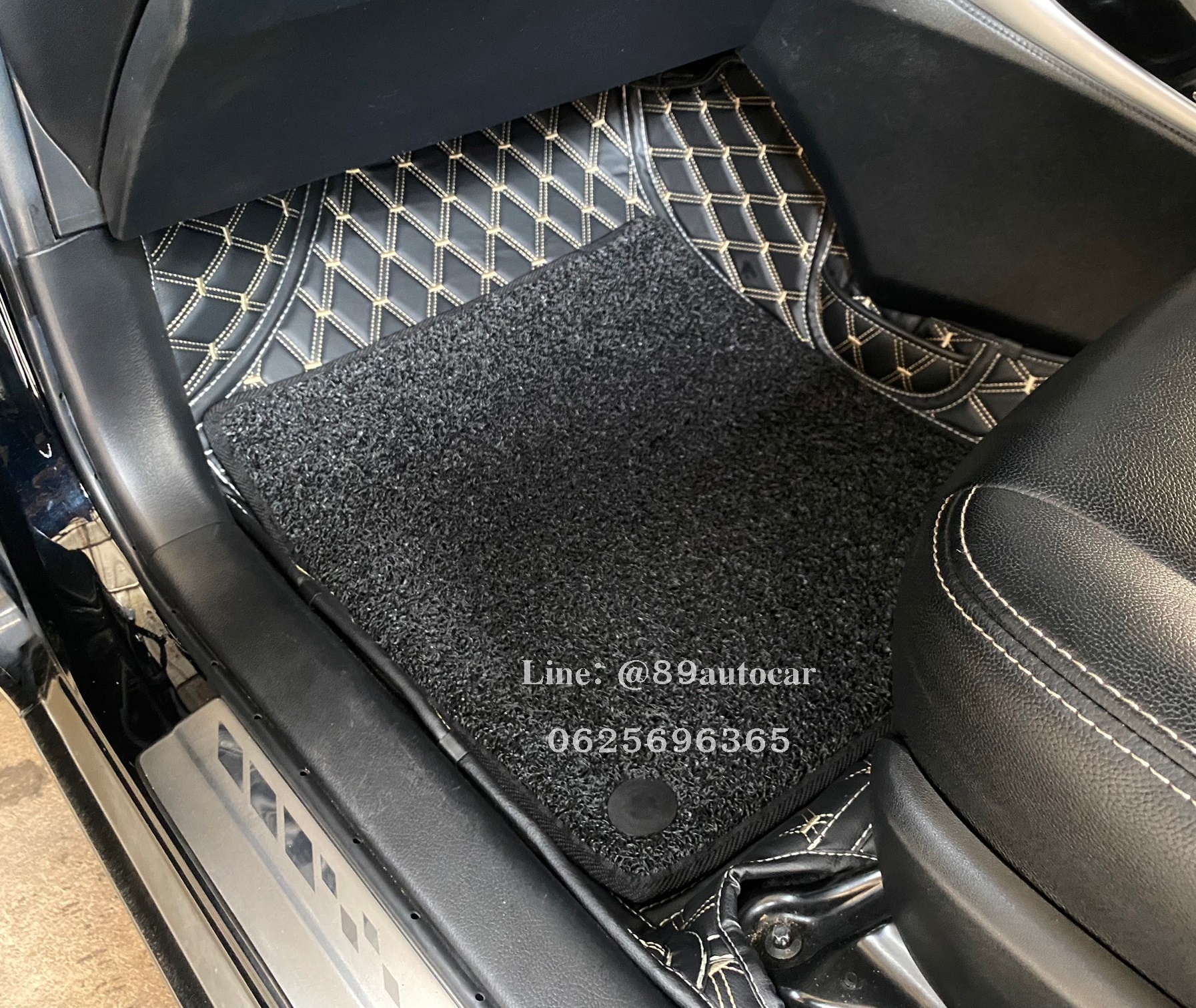 ขายพรมรถยนต์ Toyota Yaris 2022 ปูพรม7D สีดำด้ายทอง + ไวนิลดักฝุ่นสีดำ