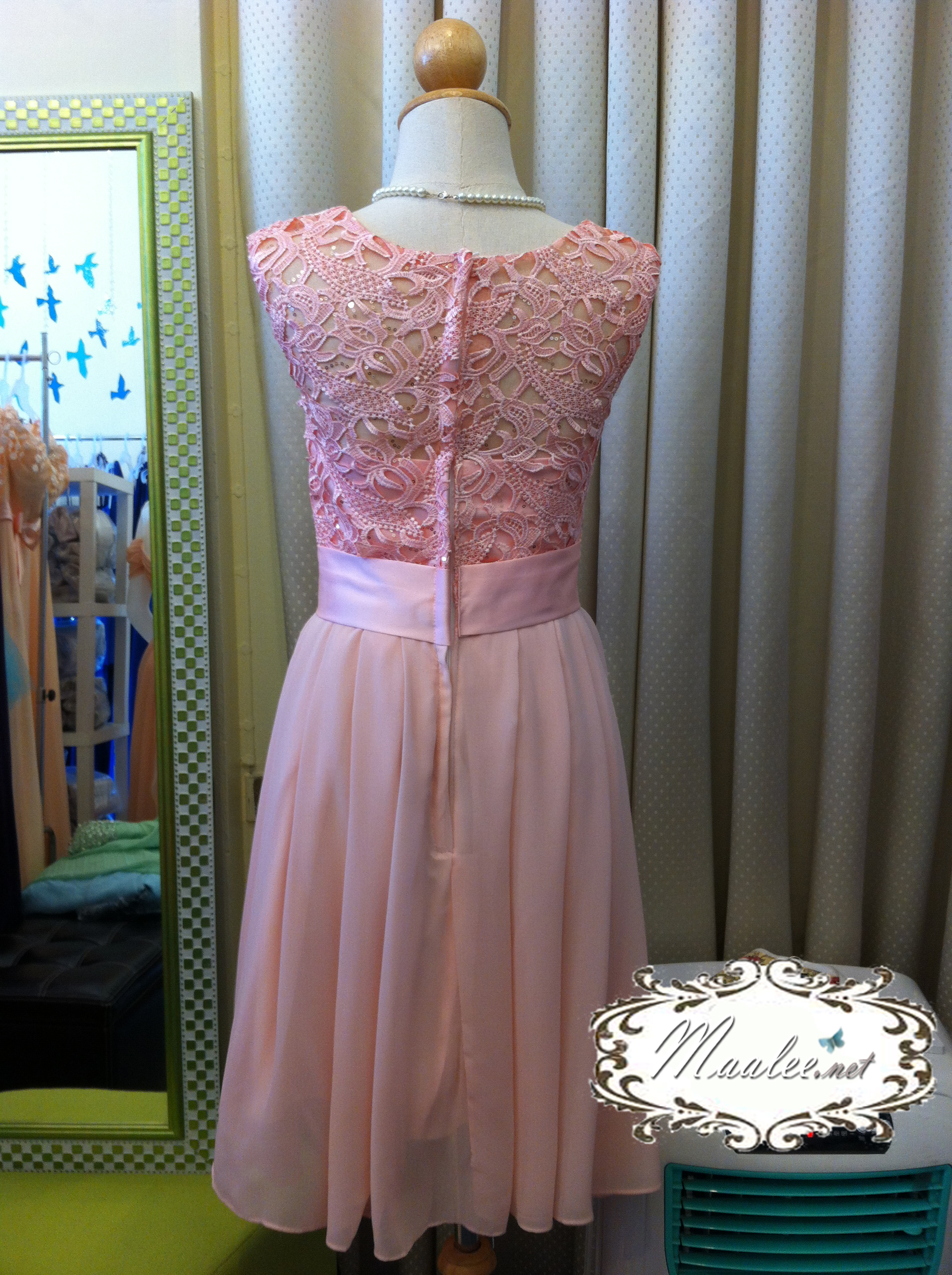 พร้อมส่ง ชุดราตรีสั้น สีชมพู แขนกุด ลูกไม้ฉลุ กระโปรงผ้าชีฟอง