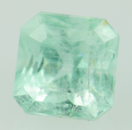 พลอยมรกตดิบ (Emerald) 0.70 กะรัต No oil