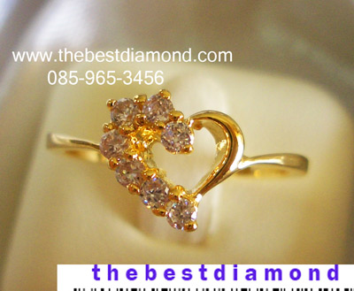 BR073 แหวนหัวใจสื่อรัก วงนี้น่ารักมากๆๆ เพชรไม่ใหญ่เกินไป แบบดูดีมีดีไซน์ ไม่ล้าสมัย ใส่ได้นาน ตัวเรือนเพรียวบาง ใส่ติตนิ้วได้ตลอดเลยค่ะ