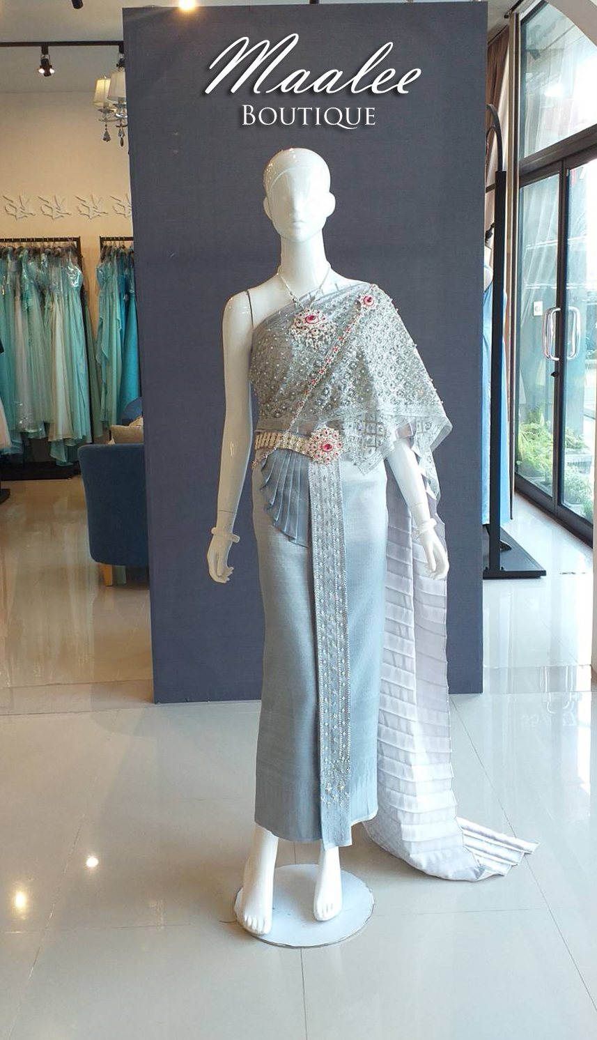 พร้อมเช่า ชุดแต่งงานไทยประยุกต์ ชุดหมั้นไทย สีเทาฟ้า เสื้อสูทไทย