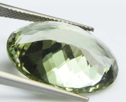 พลอยอะเมทิสต์สีเขียว 18.65 กะรัต (0541)