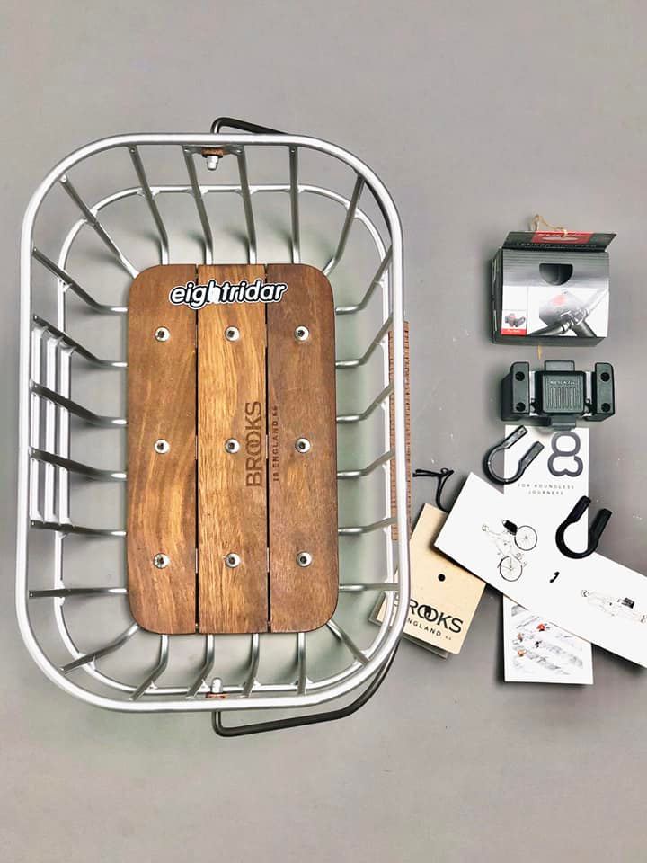 BROOKS HOXTON WIRE BASKET ตะกร้าอลูมิเนียมพร้อมฐานไม้ ตะกร้าหน้าแฮนด์จักรยาน แบบถอดได้