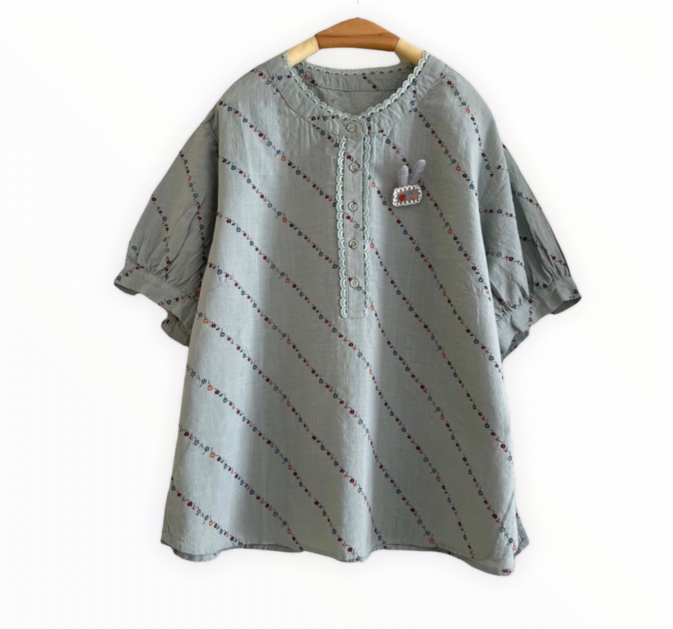 เสื้อผ้าฝ้ายแต่งลูกไม้