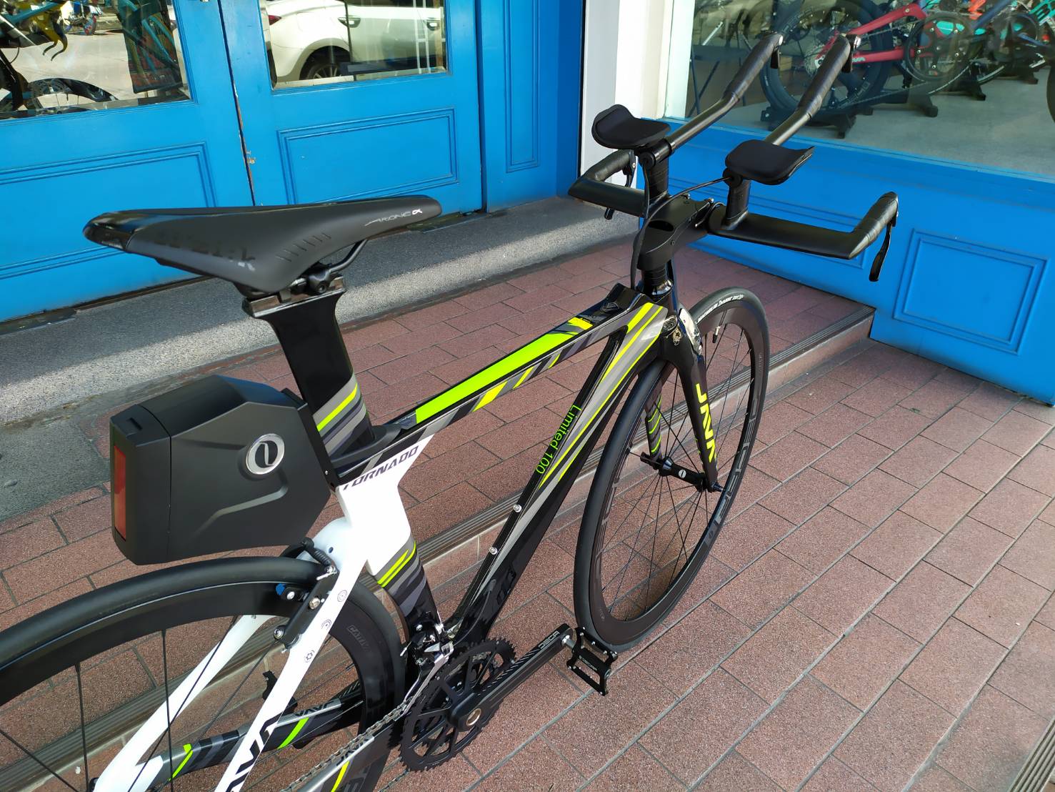 จักรยานไตรกีฬา JAVA TORNADO TT Triathlon bikes เฟรมคาร์บอน ล้อ DECA42, ชุดขับ 105 22สปีด