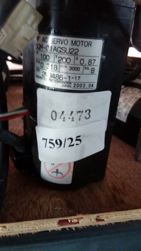 SGM-01AGSU22 SERVO MOTOR " YASKAWA "