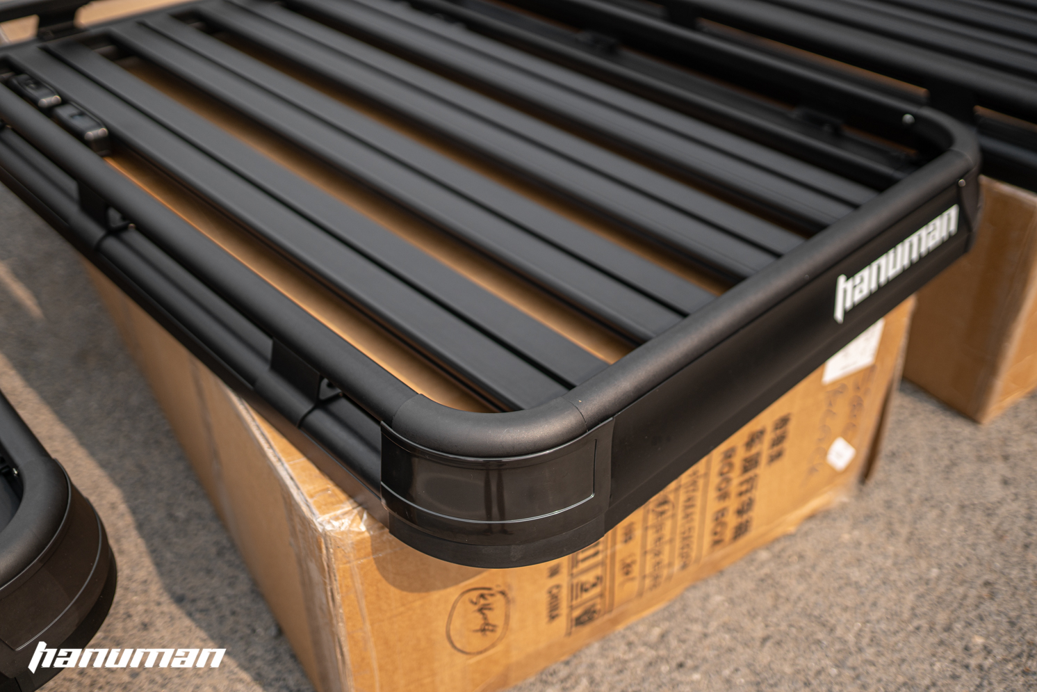 แร็คหลังคา 𝗛𝗔𝗡𝗨𝗠𝗔𝗡 𝗥𝗢𝗢𝗙 𝗧𝗥𝗔𝗬 (𝗕𝗔𝗦𝗞𝗘𝗧) วัสดุอลูมิเนียม มีไซส์ S, M, L ที่เก็บกระเป๋าเดิน