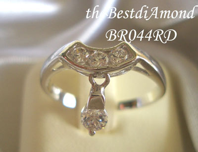 BR044RD+++แหวนตุ้งติ้ง+++แหวนน่ารักๆ ที่สาวๆไม่ควรพลาดค่ะ เวลาห้อยมือ เพชรจะห้อยลงมาตามนิ้ว เก๋ ดีนะคะ