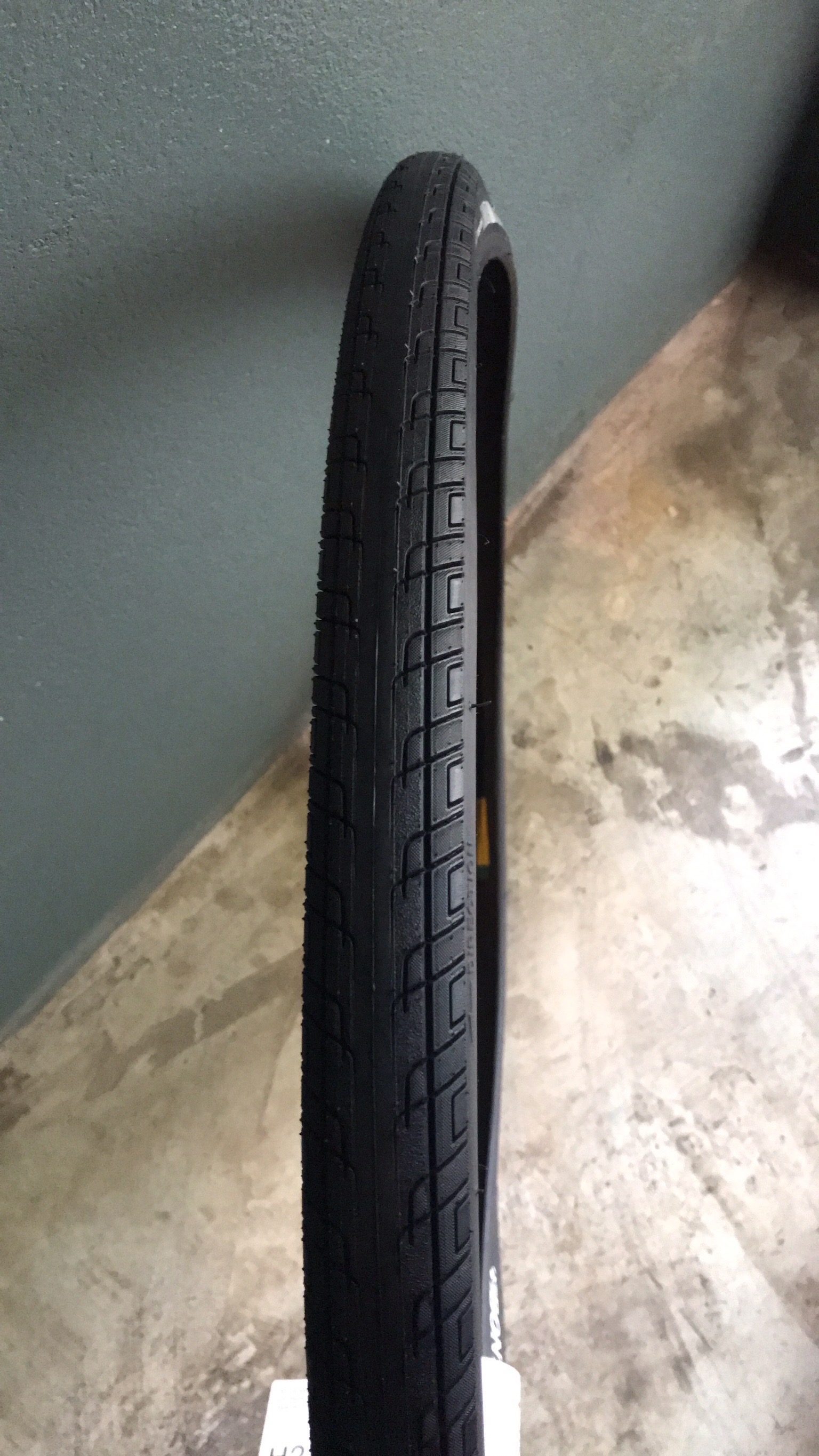 ยางทัวริ่งเสือหมอบ ยางเสือภูเขา Bontrager H2 700X35C (29x1.50)