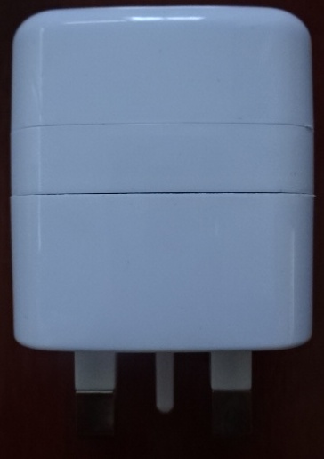 ปลั๊กต่อพ่วงเต้ารับนานาชาติ ฟุตบอล สโมสรน็อตติ้งแฮม ฟอเรสต์ - WORLD TRAVEL ADAPTER พร้อมช่องชาร์จ USB ตราสโมสร NFFC ใหม่ / NOTTINGHAM FOREST Football Club Universal Adapter - NFFC Logo WORLD TRAVEL ADAPTER with USB CHARGER NEW