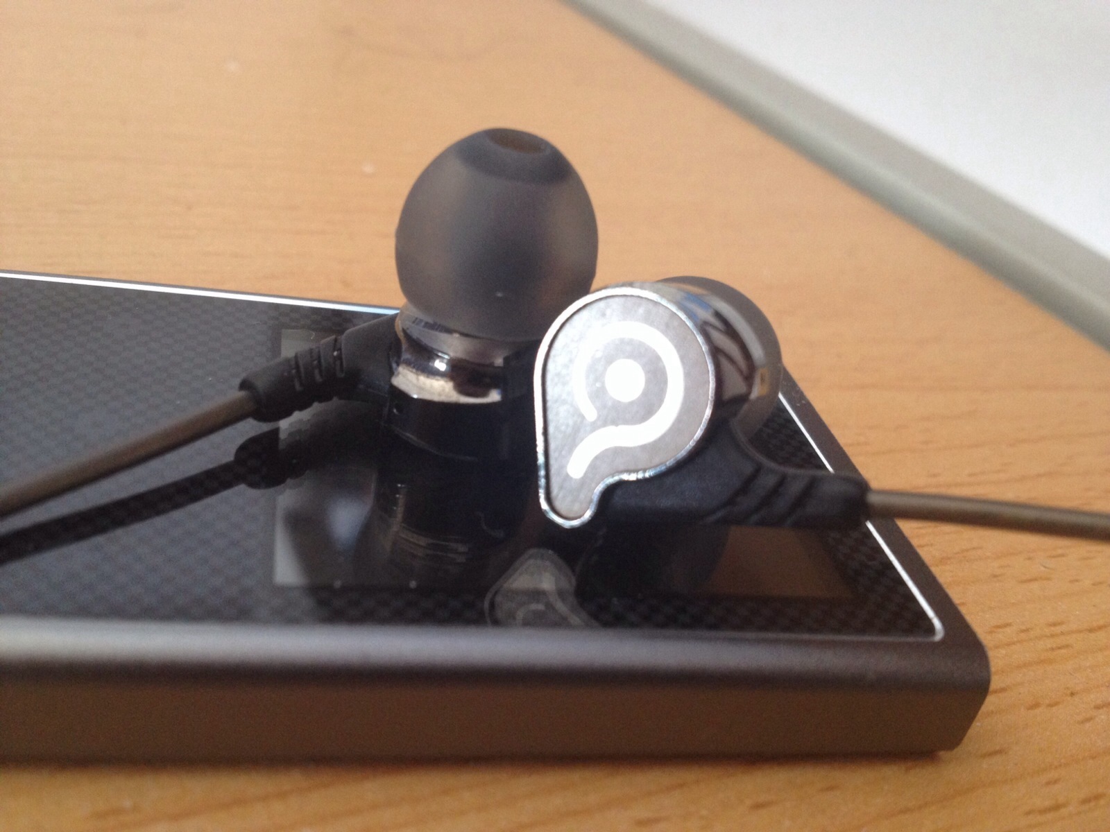 ขาย หูฟัง OSTRY KC06 สุดยอดหูฟังระดับ High Fidelity Professional บอดี้โลหะผสมไทเทเนี่ยม พร้อมใช้งาน ไม่ต้อง Burn in