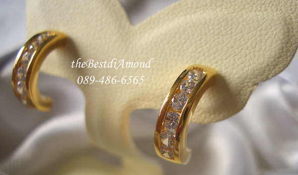 BE901+++ต่างหู 1 แถว+++ เพชรสวยมาก เรียบๆ หรู ใส่ได้ทุกโอกาส และสามารถใส่ติดหูได้ทุกวัน ดูดีมาก ไม่ล้าสมัย