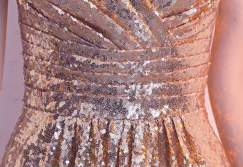 พร้อมเช่า ชุดราตรียาว แขนกุด สี Rose Gold แต่งเลื่อมทั้งตัว จับจีบช่วงเอว สวยหรู (ซิปหลัง)