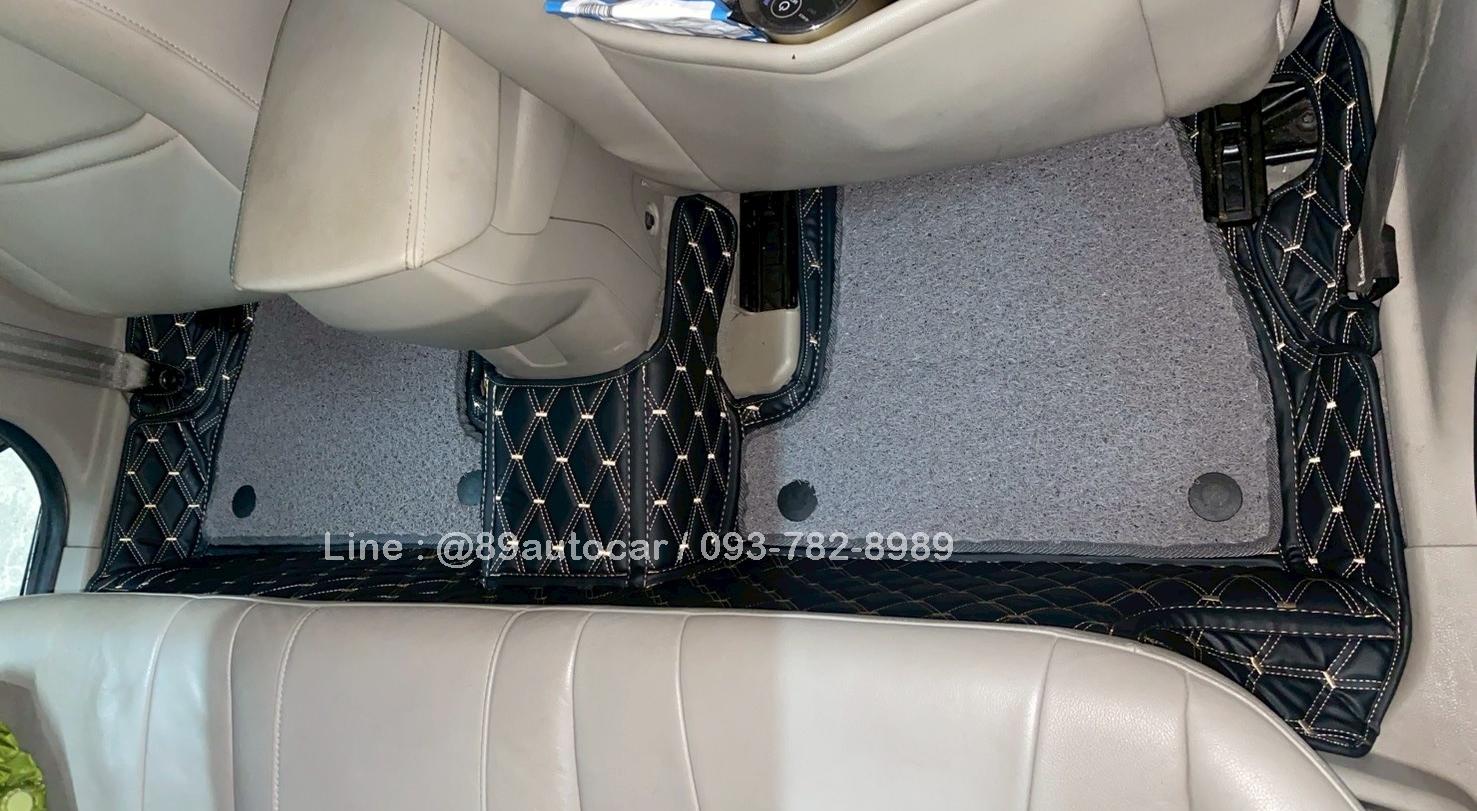 พรมปูพื้นรถยนต์ Ford Focus 2012 ปูพรมVVIP ด้ายคู่ สีดำด้ายทอง เสริมพรมดักฝุ่น สีเทา เข้ารูป