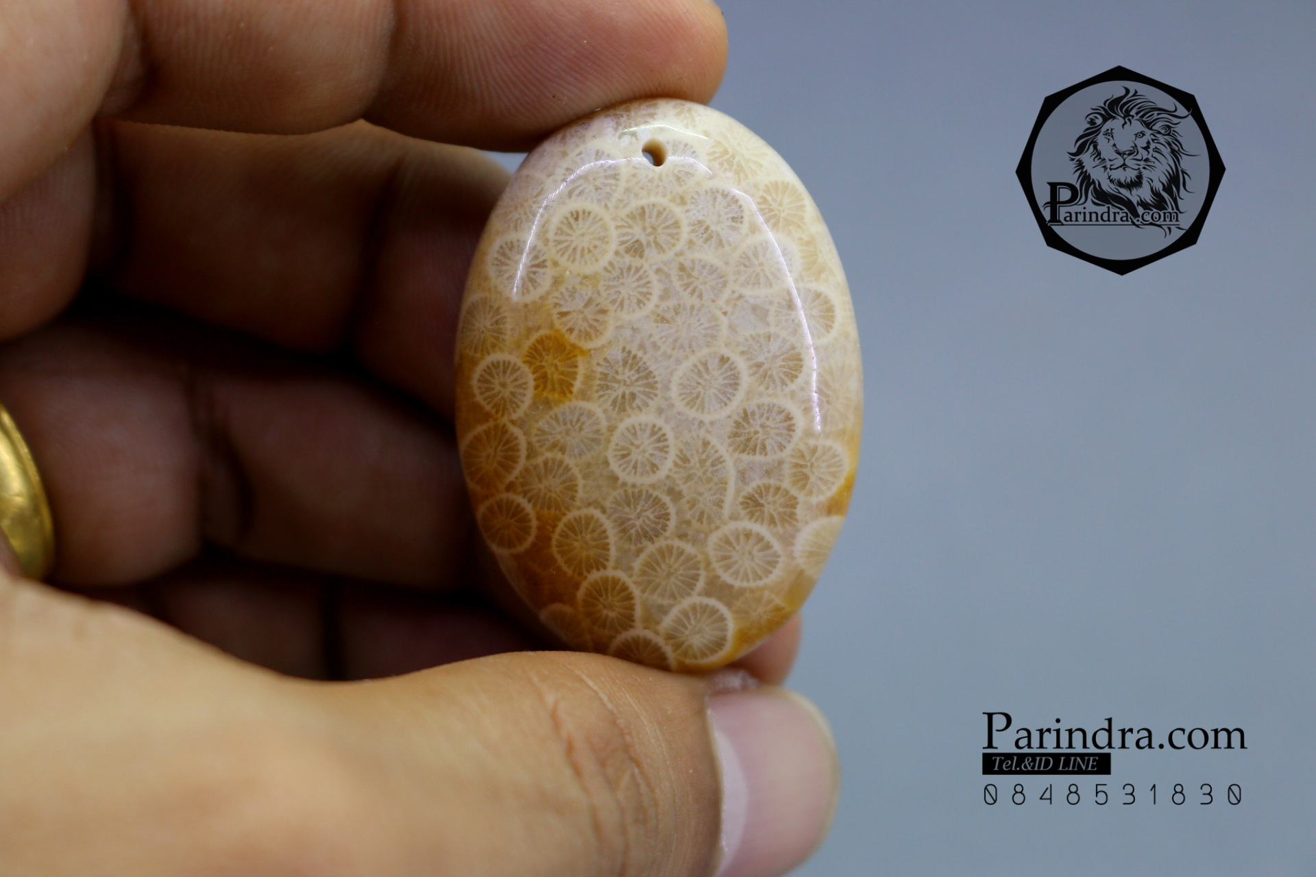 ฟอสซิลหินปะการังขัด Fossil Coral ใหญ่และหนา สำหรับห้อยคอ หรือ พวงกุญแจ คัดสวยพิเศษ #CRF013