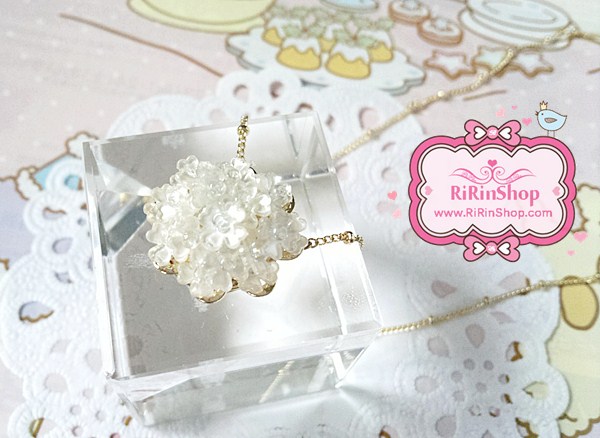 Korea สร้อยคอช่อดอกไม้สีขาวมุก ลด 30%