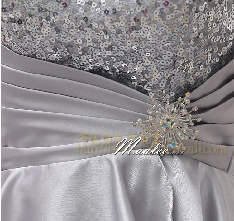 พร้อมส่ง (ตัวโชว์) ชุดราตรีสั้น เกาะอก เซ็กซี่หน้าสั้นหลังยาว แต่งเลื่อมประดับเข็มกลัด สีเทา