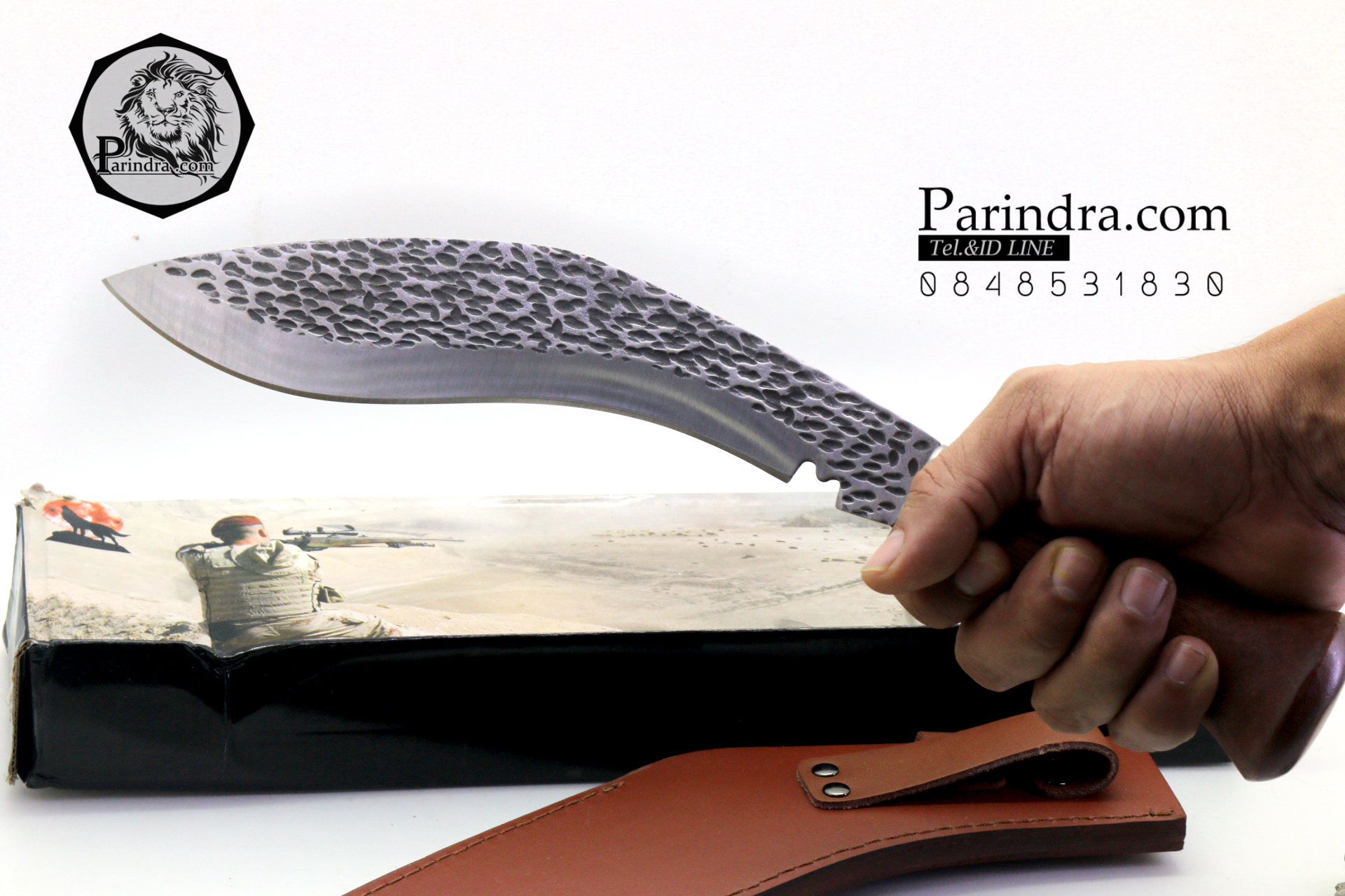 มีดใบตาย มีดเดินป่าทรงกรูข่าลายค้อนตี Kukri ขนาด 14 นิ้ว ด้ามไม้พร้อมปลอกซองหนัง