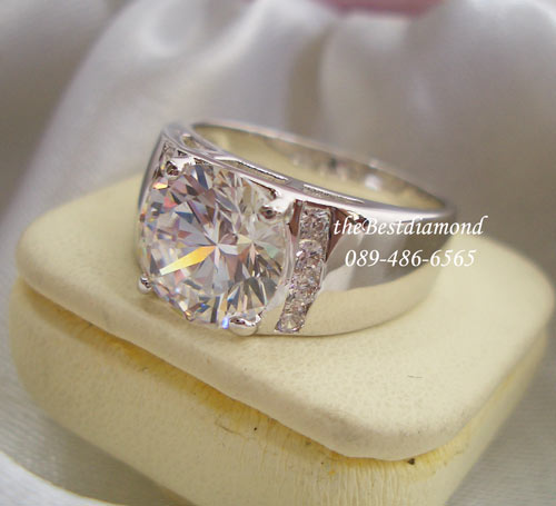 BR812RD++แหวนชาย วงนี้หรูหรามาก โชว์เพชรสุดๆ 2.5 กะรัต เริ่ดมาก ใครชอบเพชรใหญ่ๆ ต้องไม่พลาดวงนี้แน่นอน ใส่แล้วเสี่ยสุดๆ