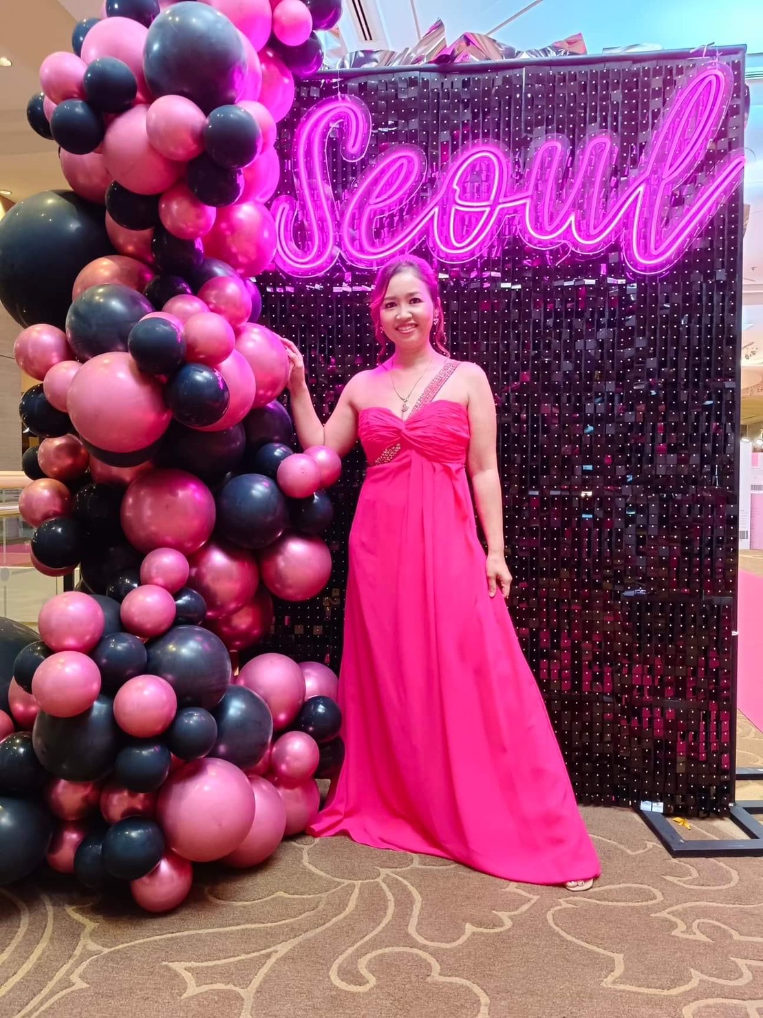 พร้อมเช่า ชุดราตรียาว เกาะอก ไหล่เดียว สีชมพู อกจับจีบ Sweet Heart คาดแถบเลื่อมสวยเก๋