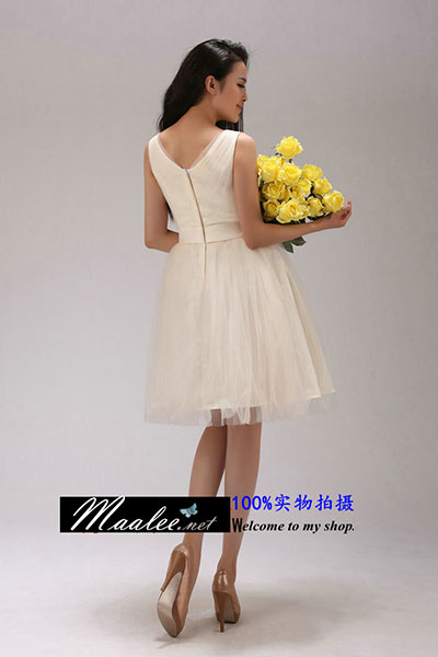 พร้อมส่ง ชุดราตรีสั้น แขนกุด สีครีม คอวี จับจีบผ้าโปร่งสวย แต่งโบว์ที่เอว