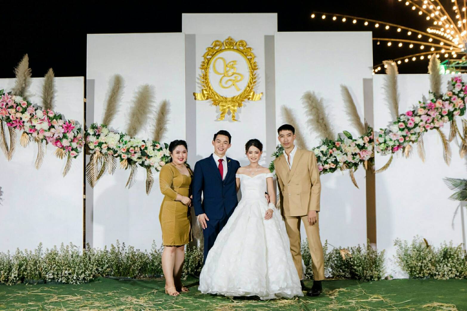 พร้อมเช่า ชุดสูทชาย สีน้ำตาลทอง กระดุม 2 แถว