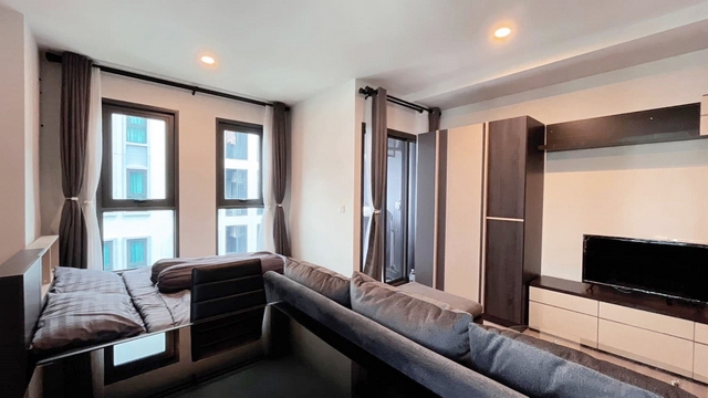 ให้เช่าคอนโด แอสปาย รัชโยธิน ตึกC 26.68 ตร.ม. ห้องริม วิวสระ แต่งครบพร้อมอยู่ มีเครื่องซักผ้า ใกล้ BTS