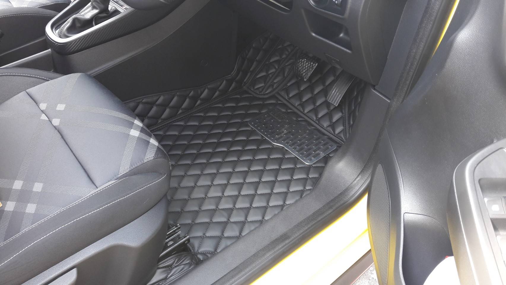 พรมปูพื้น MG3 2018-2020 เข้ารูป