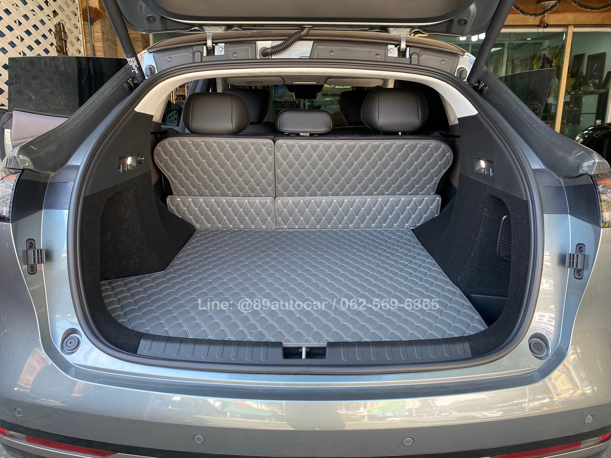 พรมปูพื้นรถยนต์ aion hyptec ht ปูพรม7D VVIP สีเทาด้ายเทา เสริมไวนิลดักฝุ่นสีเทา เต็มคัน