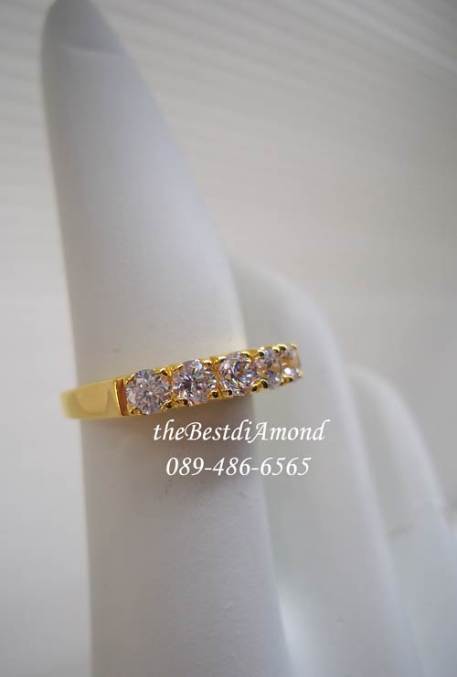 BR964+++แหวนแถวหนามเตย 5 เม็ด+++แหวนแถวแบบยอดนิยม ทุกยุคทุกสมัย ฝังแบบหนามเตย เป็นแหวนแถวแบบเรียบๆแต่ดูดี ขนาดเพชร 12 ตัง