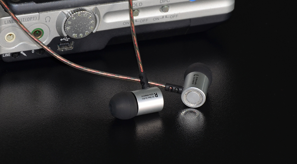 ขาย KZ ED4 หูฟังเสียงใส เบสหนัก สายถัก LC-OFC 56 Core