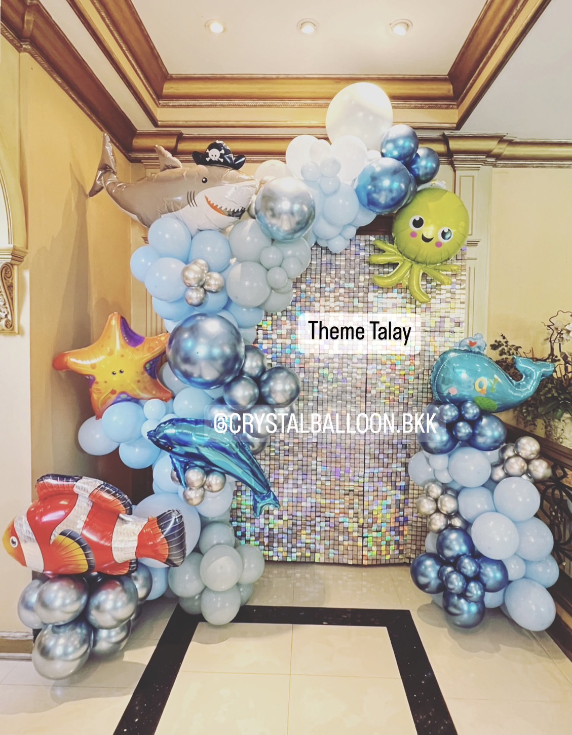 Organic Backdrop ฉากวิบวับ ขนาด 1.5x2 เมตร Theme ทะเล น่ารัก น่ารัก ไม่ซ้ำใคร พร้อมตกแต่ง ฟอยล์ตกแต่งใหญ่ 6 ชิ้น สามารถเปลี่ยนสีลูกโป่ง/เปลี่ยน Theme ได้