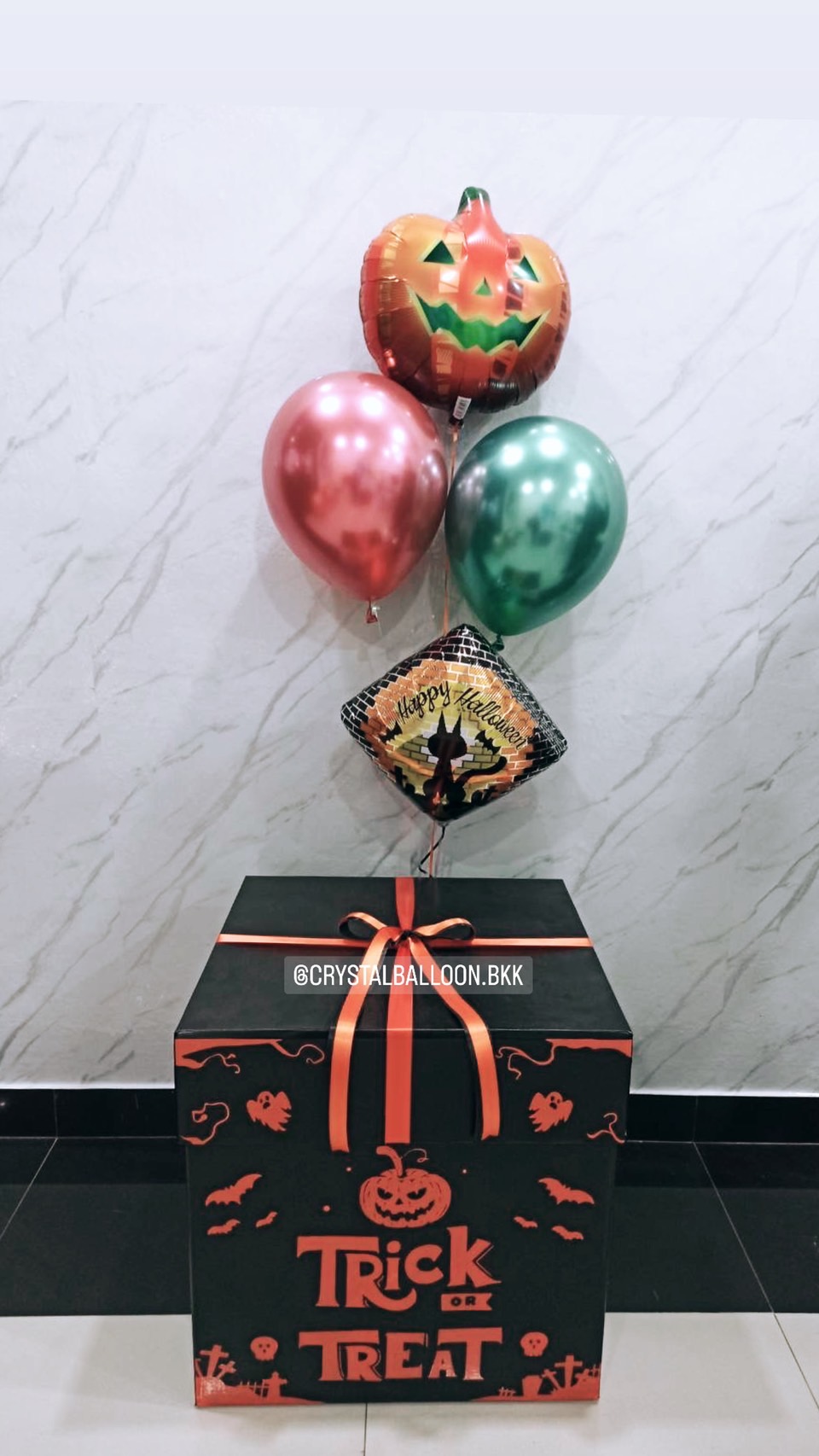 กล่องของขวัญ Halloween Surprise Box กล่องดำ พร้อมตกแต่ง ฟอยล์ 2 ชิ้น,ลูกโป่ง 2 ลูก สามารถเปลี่ยนสีลูกโป่ง/เปลี่ยนฟอยล์ตกแต่งได้