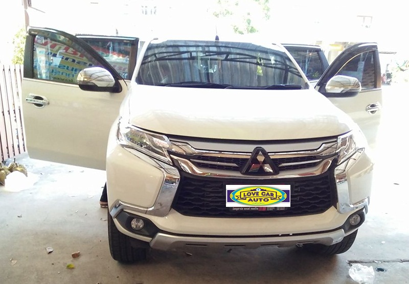 พรมดักฝุ่นปูพื้นรถยนต์ Mitsubishi Pajerosport 2016 ไวนิลสีเทาขอบเทา