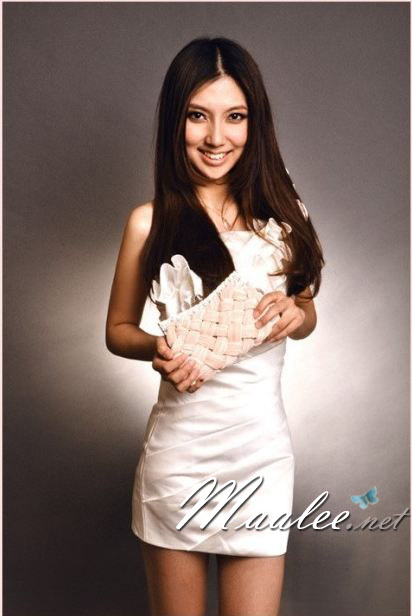 Evening Clutch กระเป๋าออกงาน สีม่วงแดง อัดพลีทลายสาน ประดับคริสตัลปากกระเป๋า พร้อมสายโซ่สั้น/ยาว