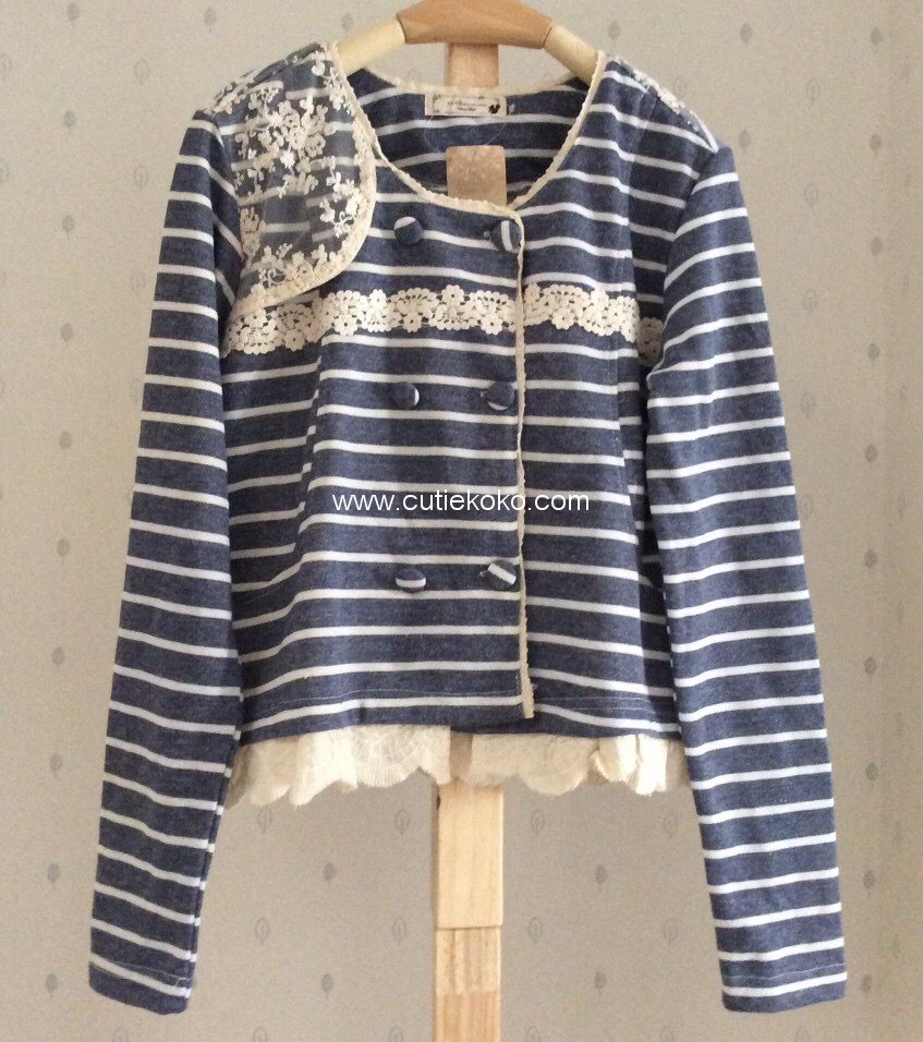 เสื้อคลุมผ้ายืดลายทางแต่งลูกไม้ eme