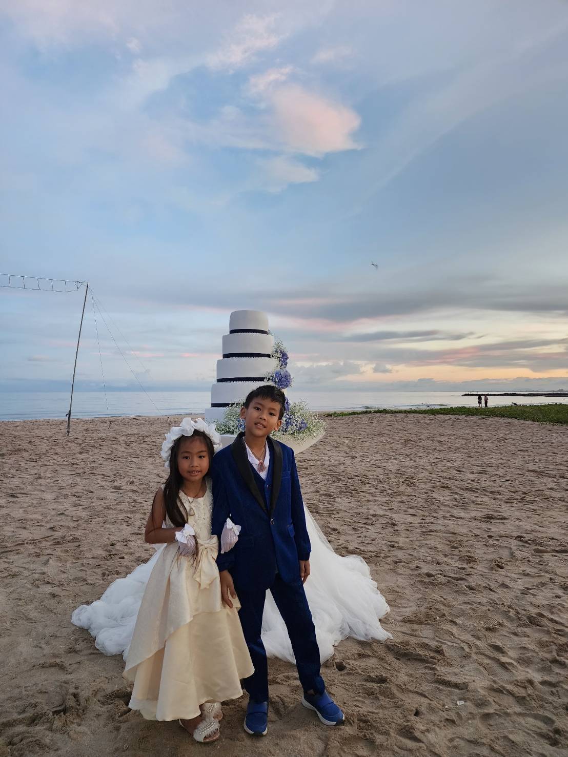 พร้อมเช่า ชุดสูทเด็กชาย สีน้ำเงิน เนื้อกากเพชร แบบหรูหรา (พร้อมเช่าไซส์ 120 , 130 , 150)