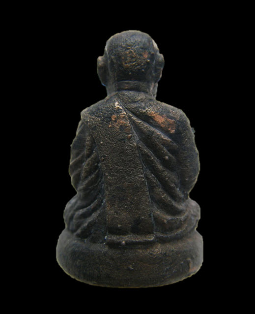 หล่อโบราณหลวงปู่ศรี มหาวีโร รุ่นแรก วัดป่ากุง หมายเลข206 สร้างพิเศษเนื้อสัมฤทธิ์เพียงเนื้อเดียว 483 องค์ ตอกโค๊ต และหมายเลข กำกับทุกองค์