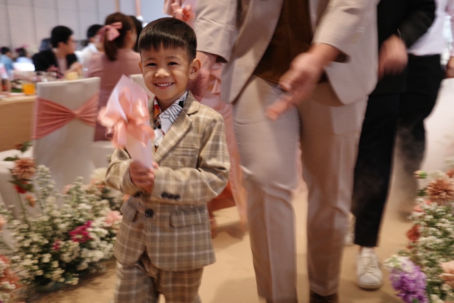 พร้อมเช่า ชุดสูทเด็กชาย สีกากีลายตาราง ** พร้อมเช่าไซส์ 100 , 110 , 120,130,140,150 **