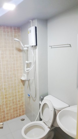 ให้เช่าคอนโด ลุมพินี ทาวน์ชิป รังสิต-คลอง1 ตึกA4 ห้อง 21.5 ตรม.เครื่องใช้ครบ พร้อมอยู่ได้เลย