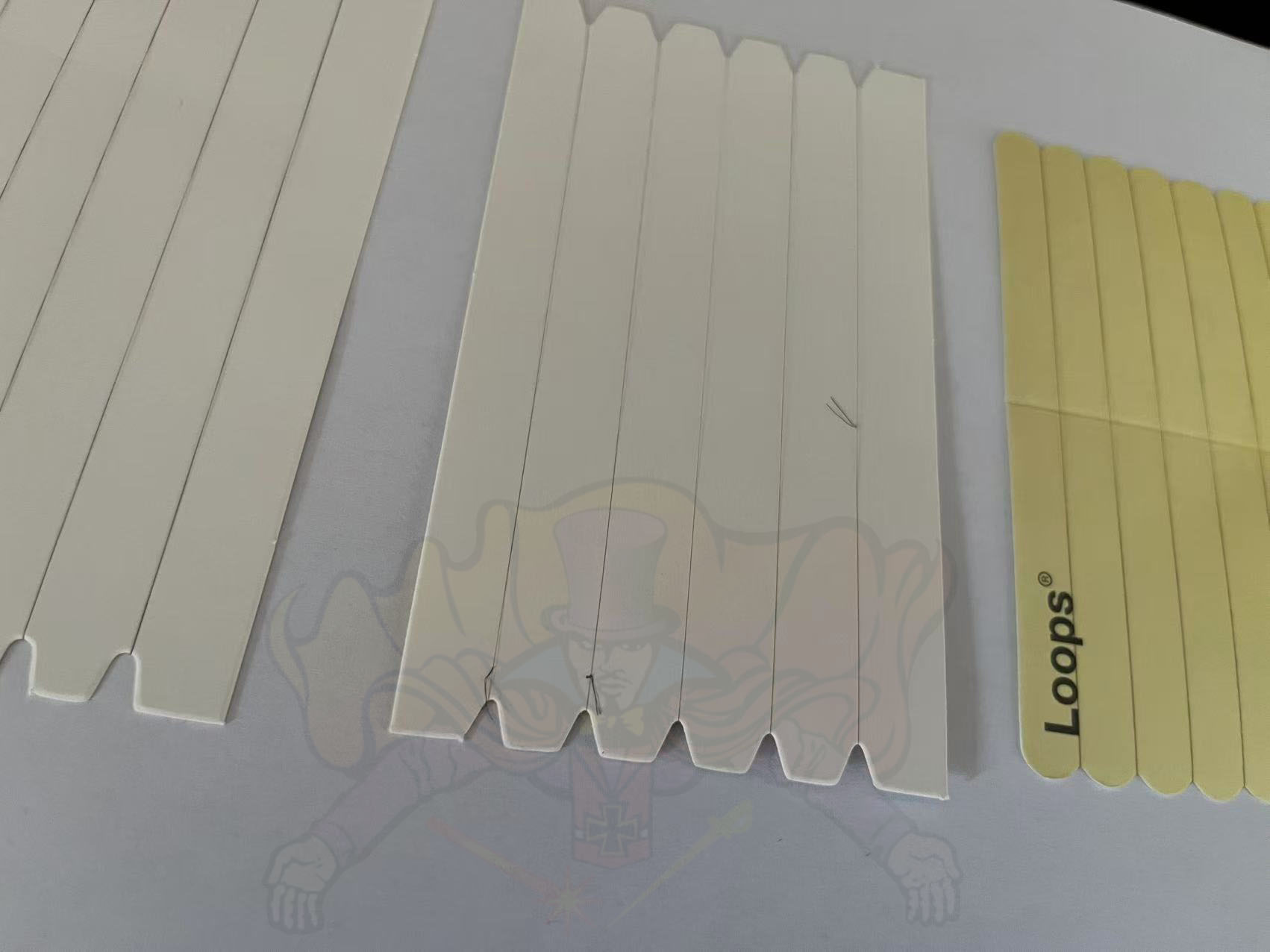 ++ อุปกรณ์มายากล เสกของย้ายที่ /ลอย (Loops) by Yigal Mesika