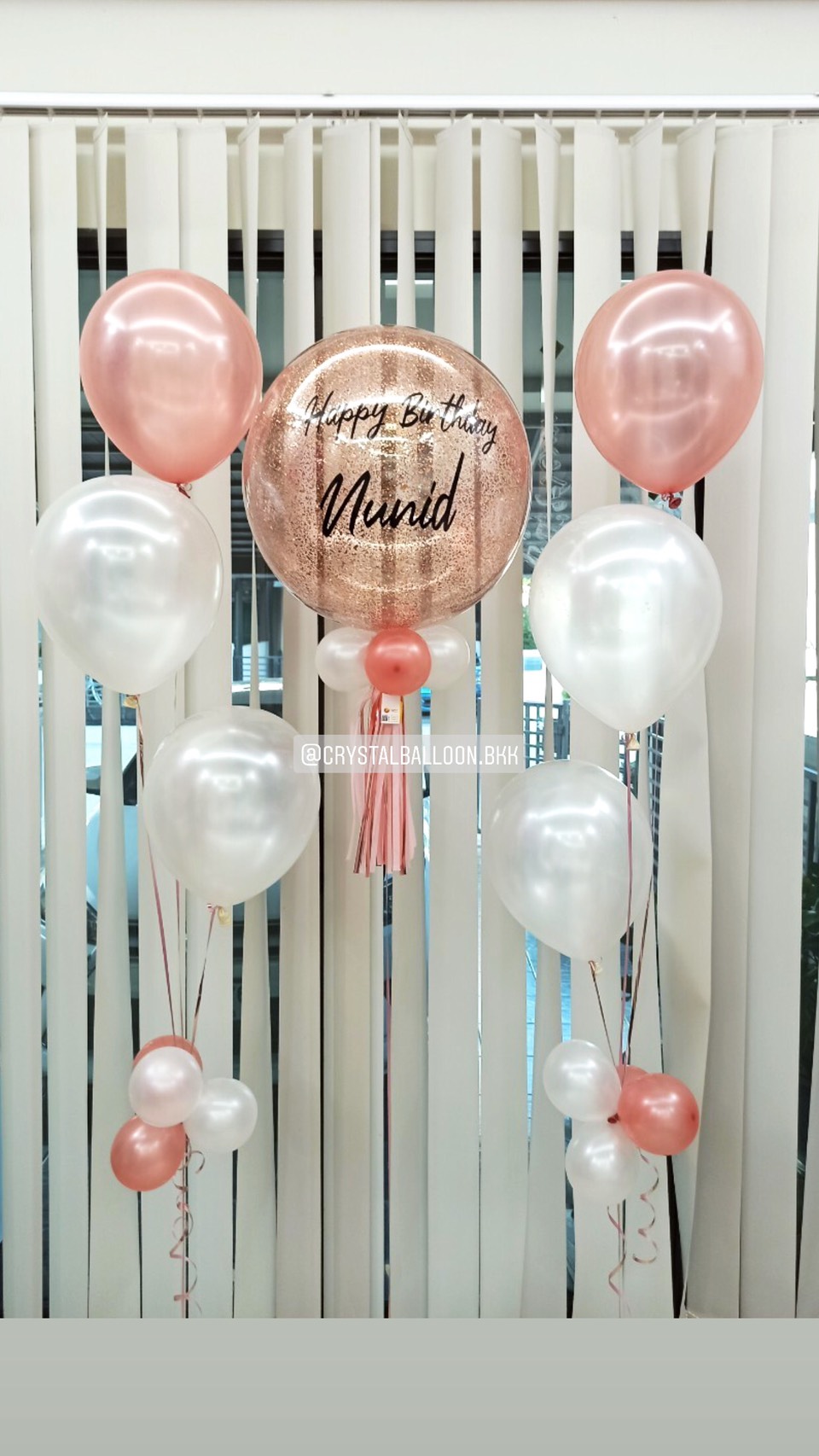 ลูกโป่ง วันเกิด Bubble ขนาด 24" โทนสีชมพู-ขาว พร้อม ช่อลูกโป่ง ช่อ 3 ลูก 2 ช่อ พร้อมตกเเต่ง สามารถเปลี่ยนสีลูกโป่ง/เปลี่ยนข้อความ/เปลี่ยนขนาดได้