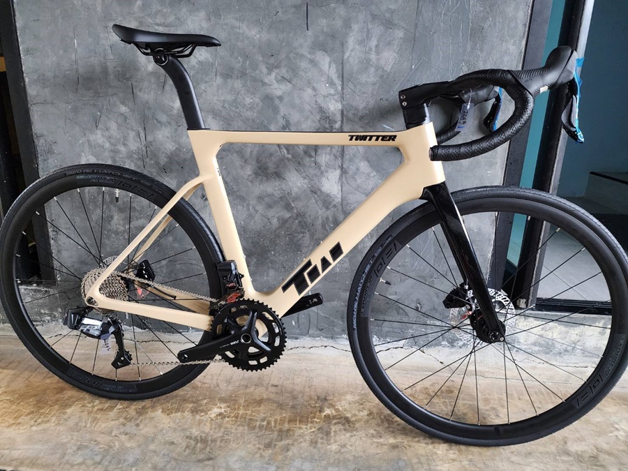 จักรยานเสือหมอบ TWITTER รุ่น R15 Pro ชุดขับเคลื่อน EDS TX 24 sp. (เกียร์ไฟฟ้า) Full Hydraulic เฟรม/ตะเกียบ Full Carbon NEW2024