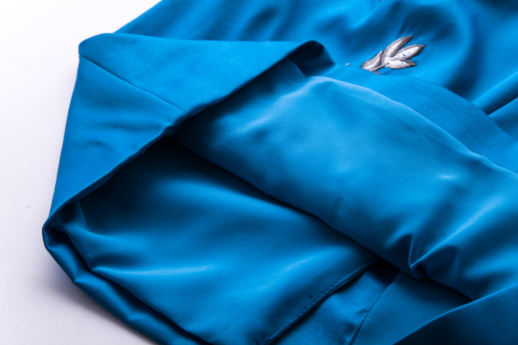 พร้อมส่ง ชุดราตรีสั้น เกาะอก Karen สีน้ำทะเล ปักดอกสีเงิน จับเดรปด้านหน้า (เหลือเฉพาะไซส์ S)