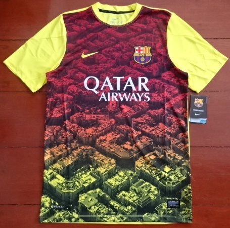 เสื้อฟุตบอล ทีมสโมสรบาร์เซโลน่า ชุดฝึกซ้อม Prematch Training 2013/14 ใหม่ M-Size / BARCELONA Football Shirt Prematch Training Kit 2013/14 Jersey NEW M-Size
