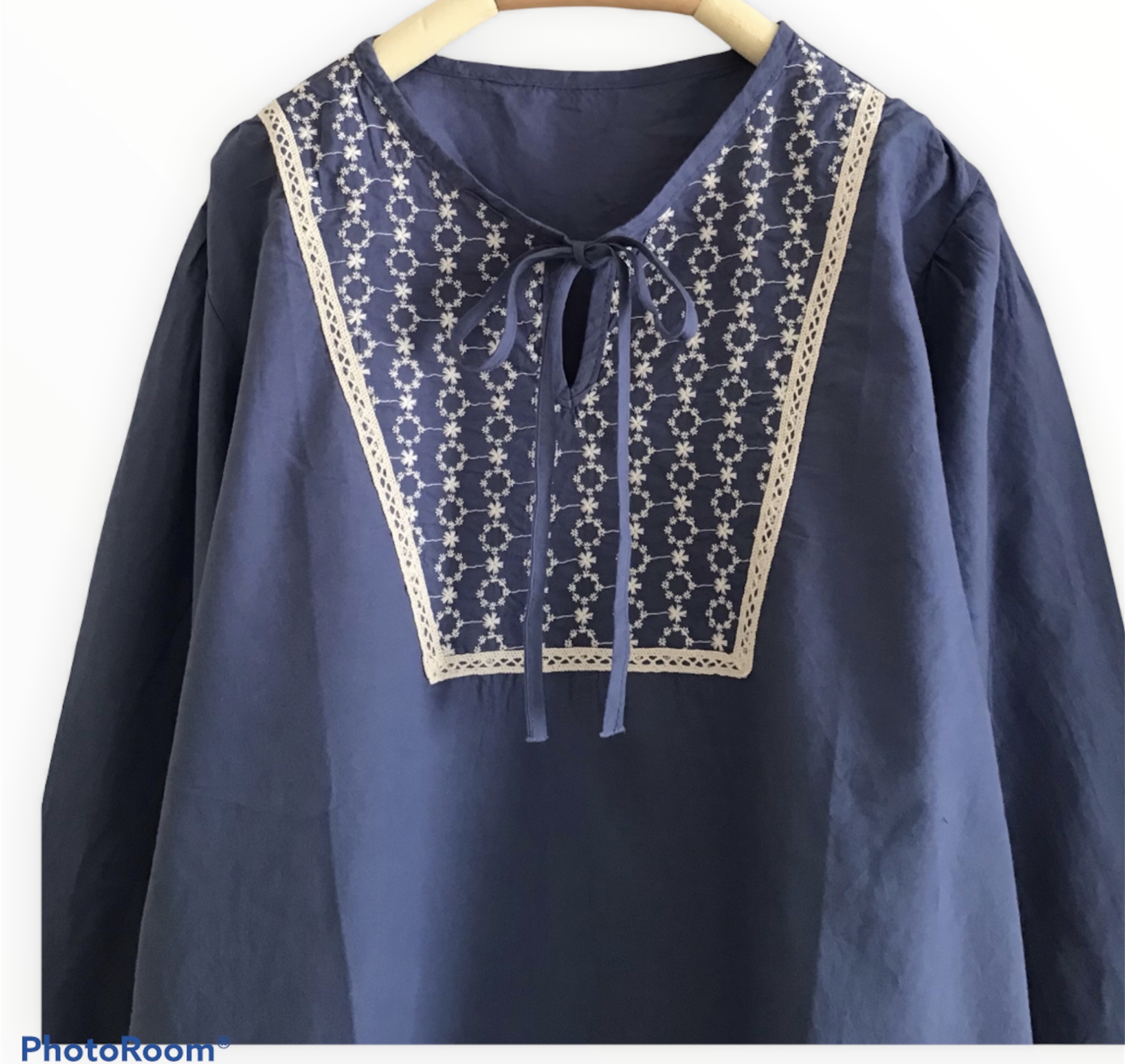 เสื้อผ้าฝ้ายปักลายแต่งลูกไม้
