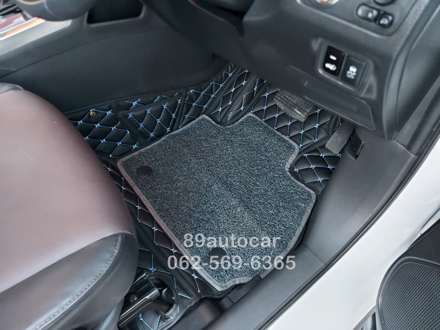 พรมปูพื้นรถยนต์ Mitsubishi Xpander ปูพรม7D สีดำด้ายฟ้า + ดักฝุ่นสีเทา เข้ารูป