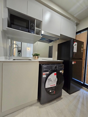 ให้เช่าคอนโด นิว ครอส คูคต สเตชัน ตึก A 22.23 ตร.ม. ห้องใหม่ เฟอร์ครบ มีเครื่องซักผ้า ติดรถไฟฟ้าคูคต